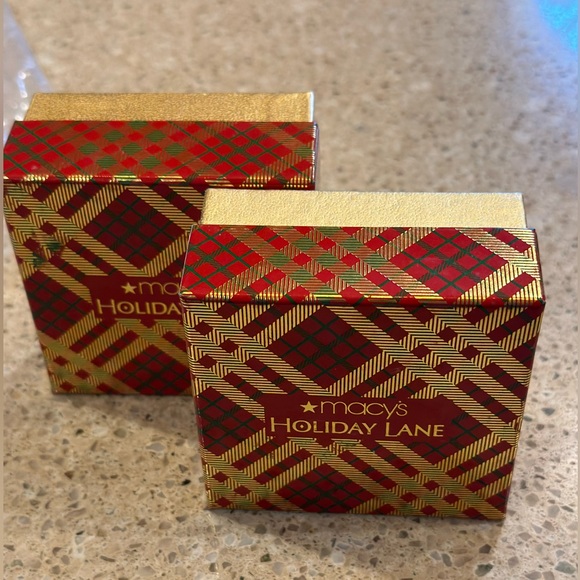 Macy’s Holiday Lane Sleigh brooch Metal And Enamel ~ New In Box - Picture 7 of 16